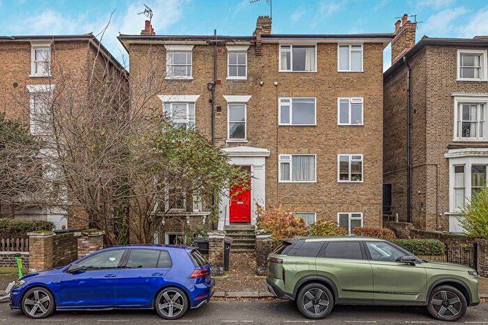 1 Bedroom Flat For Sale In Durand Gardens, Stockwell, SW9