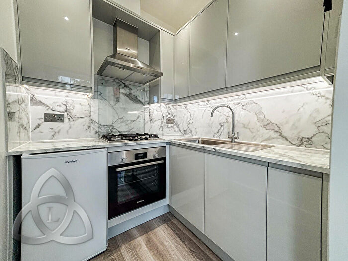 1 Bedroom Apartment To Rent In Blenheim Terrace, London, NW8