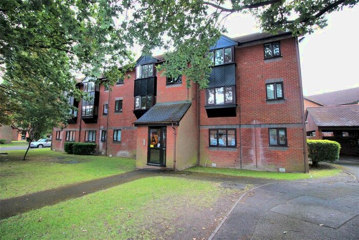 Studio To Rent In Willenhall Drive, Hayes, UB3