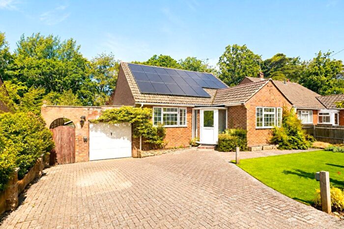 3 Bedroom Bungalow For Sale In Fairland Close, Fleet, Hampshire, GU52