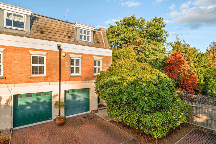 4 Bedroom End Of Terrace House For Sale In Castle Mews, Weybridge, KT13