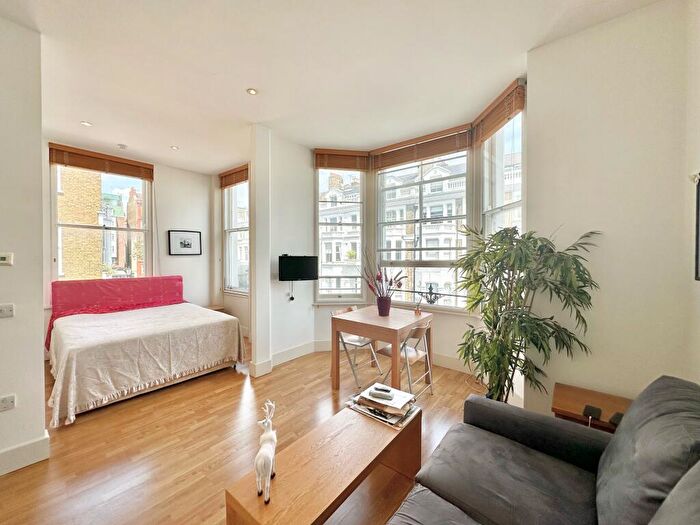 Apartment To Rent In Coleherne Road, London, SW10