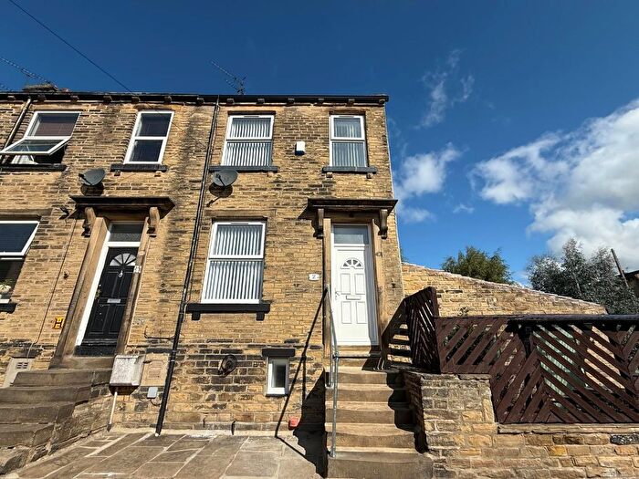 2 Bedroom Property To Rent In Walter Street, Bradford, BD10