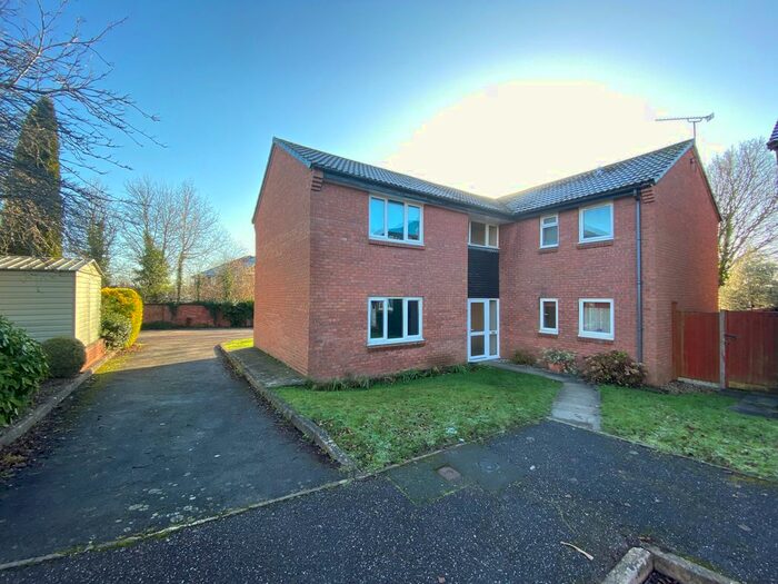 Studio To Rent In Allington Close, Taunton TA1