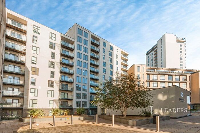 2 Bedroom Flat To Rent In Guildford Road, Woking, GU22