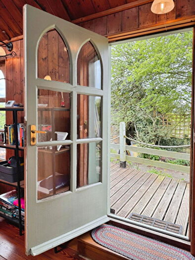 2 Bedroom Character Property For Sale In Halton, Chirk, Wrexham, LL14