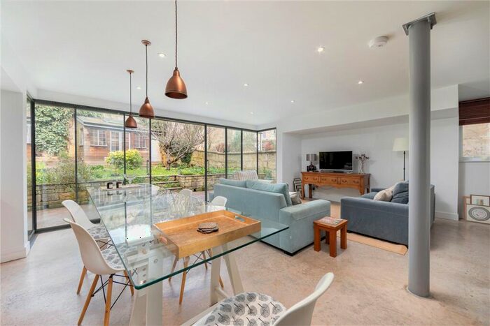 2 Bedroom Apartment To Rent In Lansdown Road, Bath, Somerset, BA1