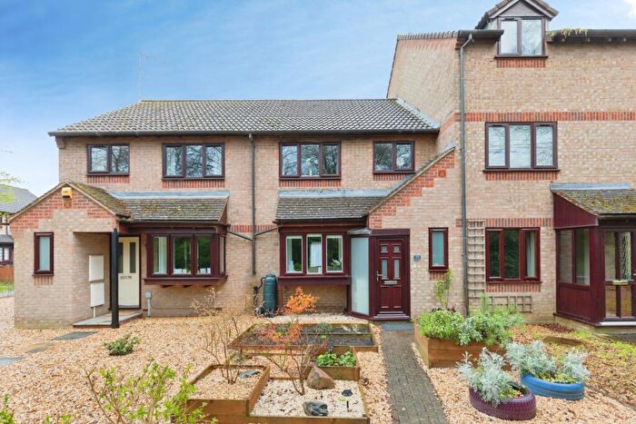 3 Bedroom Terraced House For Sale In Ivatt Walk, Banbury, Oxfordshire, OX16