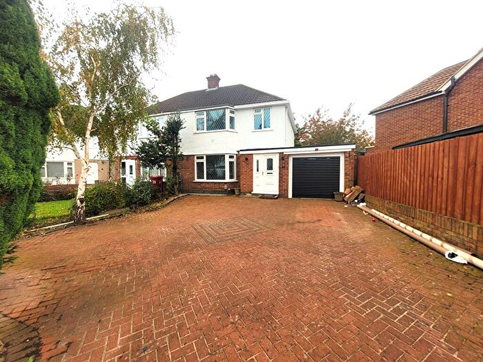 3 Bedroom House To Rent In Raymond Road, Slough, SL3