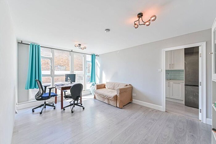 2 Bedroom Flat For Sale In Stockwell Park Road, Brixton, London, SW9