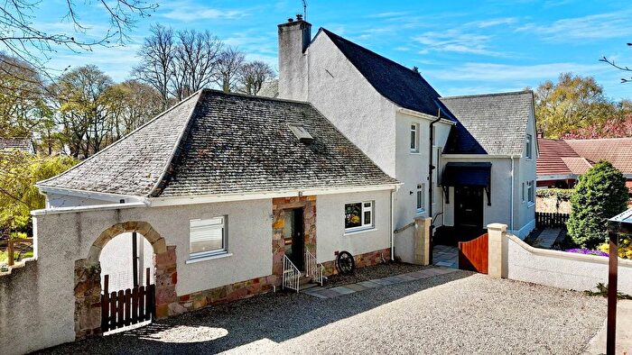 6 Bedroom Detached House For Sale In Burnbrae, Aultnaskiach, Inverness, IV2