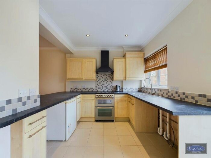 2 Bedroom House To Rent In Lewis Road, Welling, Kent, DA16