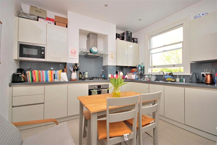 3 Bedroom Flat To Rent In Crebor Street Dulwich, SE22