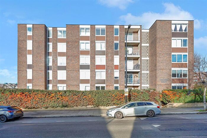 2 Bedroom Flat To Rent In Boundary Road, London, NW8