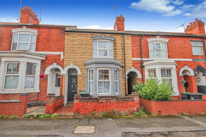 3 Bedroom Terraced House For Sale In York Road, Rushden, NN10