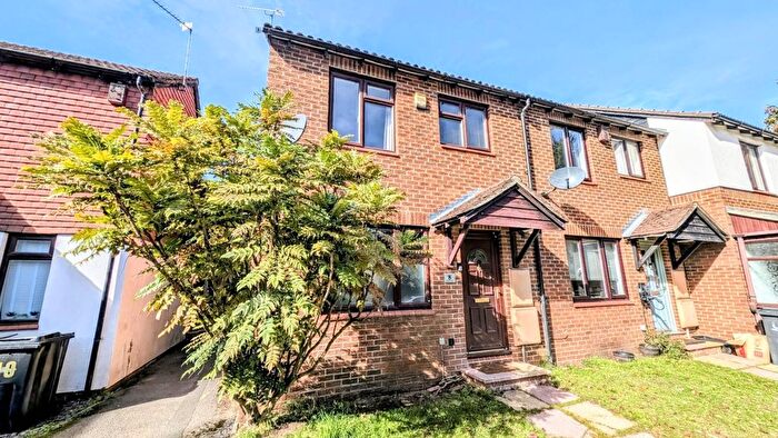 3 Bedroom End Terrace House For Sale In Atholl Road, Whitehill, Hampshire, GU35