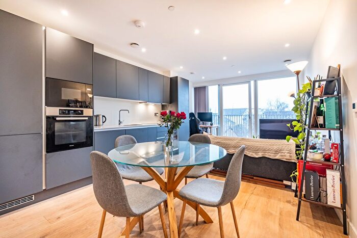 1 Bedroom Flat For Sale In Fermoy Road, London, W9