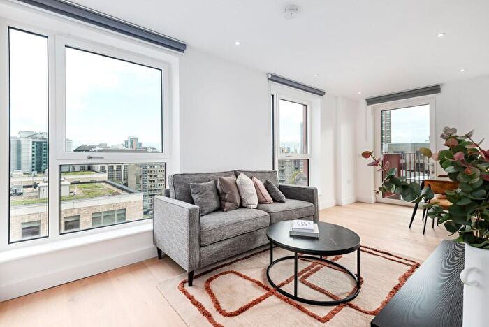 1 Bedroom Apartment To Rent In Escapade Place, Quest House South, E14