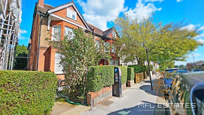 2 Bedroom Flat For Sale In Upper Grove, South Norwood, SE25