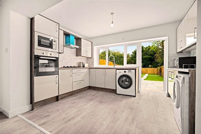 3 Bedroom End Of Terrace House For Sale In Grove Avenue, Moseley, Birmingham, West Midlands, B13
