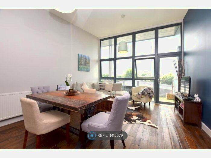 2 Bedroom Flat To Rent In Corelli Court, London, SE1