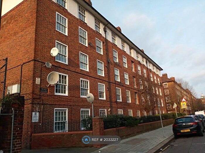 3 Bedroom Flat To Rent In Read House, London, SE11