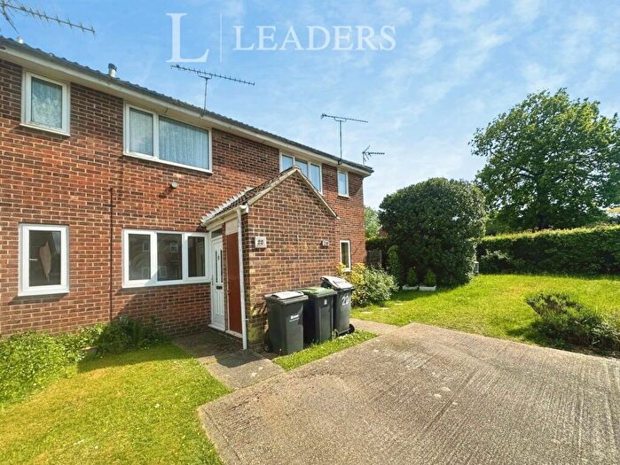 1 Bedroom Apartment For Sale In Spruce Avenue, Waterlooville, PO7