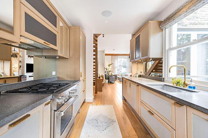 5 Bedroom Semi-Detached House To Rent In Limerston Street, London, SW10