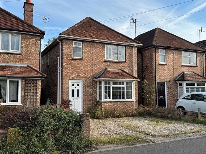 3 Bedroom Detached House For Sale In Furze Lane, Godalming, GU7