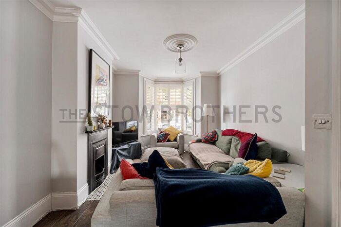 4 Bedroom House To Rent In Walpole Road, London, E17
