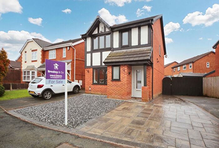 3 Bedroom Detached House For Sale In Leyburn Close, Wigan, WN1