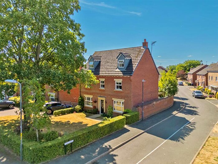 5 Bedroom Detached House For Sale In Leamington Road, Long Itchington, Southam, CV47