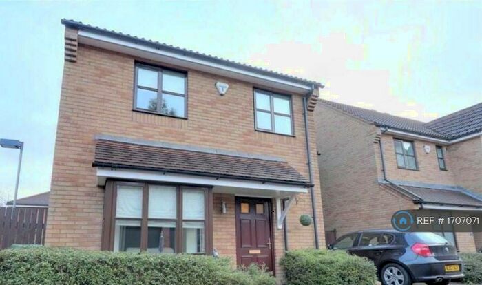 4 Bedroom Detached House To Rent In Dartington Place, Westcroft, Milton Keynes, MK4