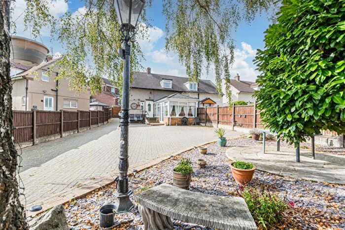 3 Bedroom Semi-Detached House For Sale In Newlands Drive, Forest Town, Mansfield, NG19