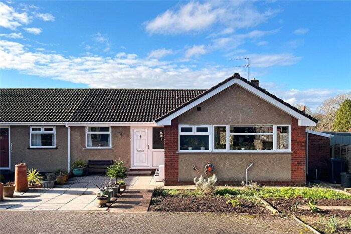 3 Bedroom Bungalow For Sale In First Avenue, Bristol, BS4