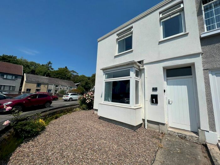 4 Bedroom Semi-Detached House To Rent In Coedsaeson Crescent, Sketty, Swansea, SA2