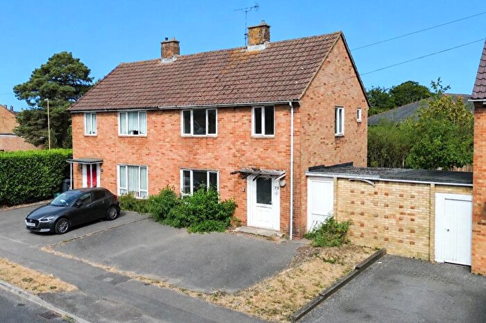 3 Bedroom Semi-Detached House For Sale In Huntsmoor Road, Tadley, Hampshire, RG26
