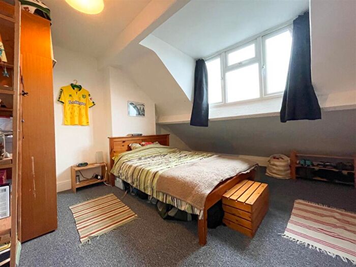 4 Bedroom House To Rent In Eyam Road, Crookes, Sheffield, S10