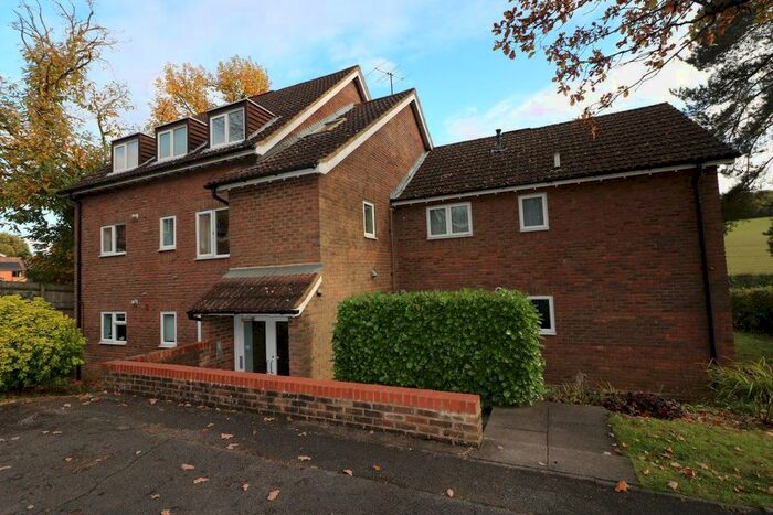 2 Bedroom Flat To Rent In Avenue Court, Welwyn AL6