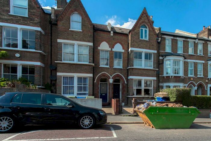 1 Bedroom Flat To Rent In Grove Hill Road, London, SE5