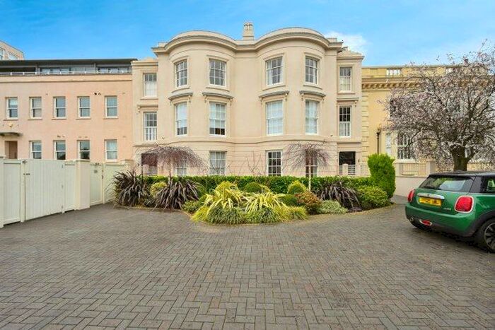 2 Bedroom Flat To Rent In Oakhill House, Nottingham, NG1