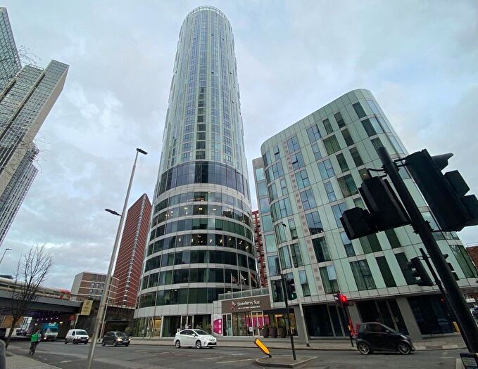 2 Bedroom Flat To Rent In Sky Gardens, Wandworth Road, London, SW8