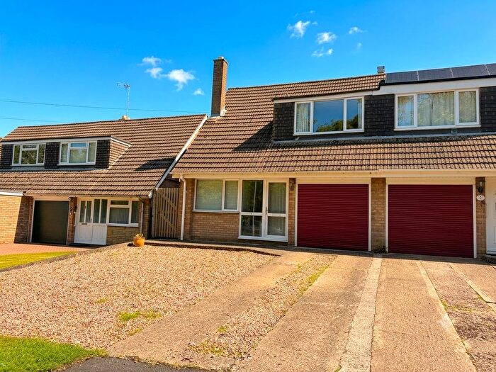 3 Bedroom Property For Sale In Castle Hill, Daventry, NN11