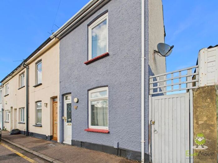 2 Bedroom End Of Terrace House For Sale In Otway Street, Gillingham, ME7