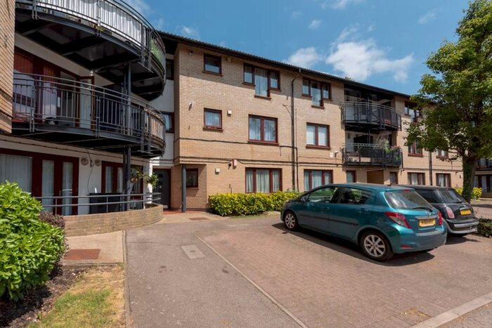 1 Bedroom Flat To Rent In Shapland Way, London, N13