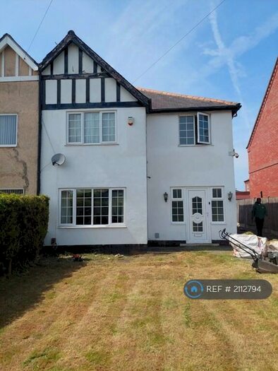 3 Bedroom Semi-Detached House To Rent In Plains Road, Nottingham, NG3