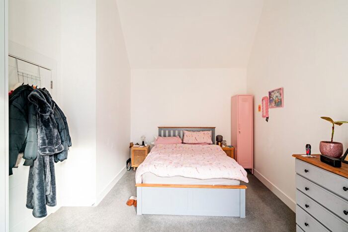 1 Bedroom Flat For Sale In Lombard Place, Brook Hill, Southville, Bristol, BS3