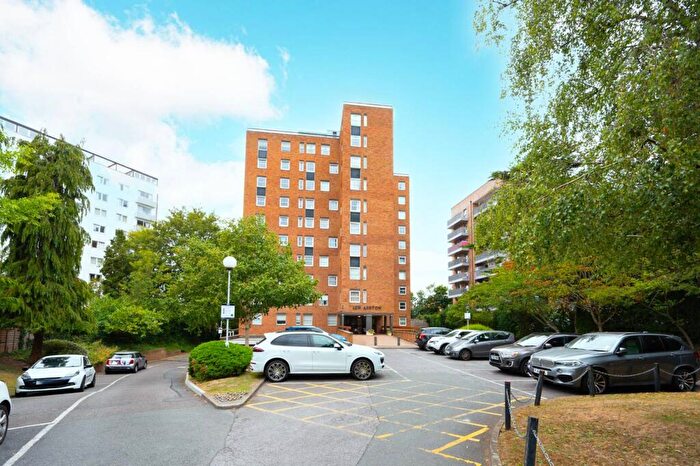 2 Bedroom Flat For Sale In High Ashton, Kingston, Kingston Upon Thames, KT2