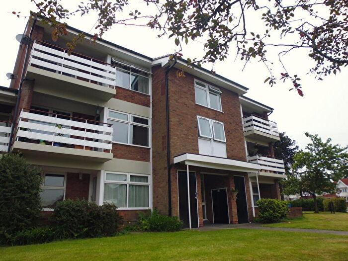 2 Bedroom Flat To Rent In Fernside Gardens, Yardley Wood Road, Moseley, Birmingham, B13