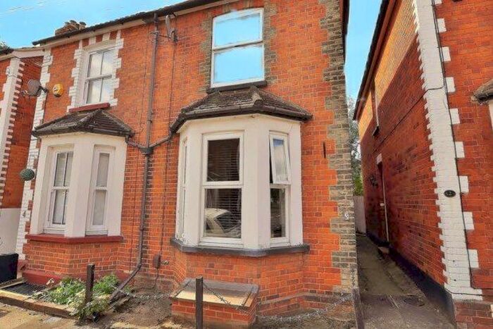2 Bedroom Property To Rent In Chestnut Road, Guildford, GU1